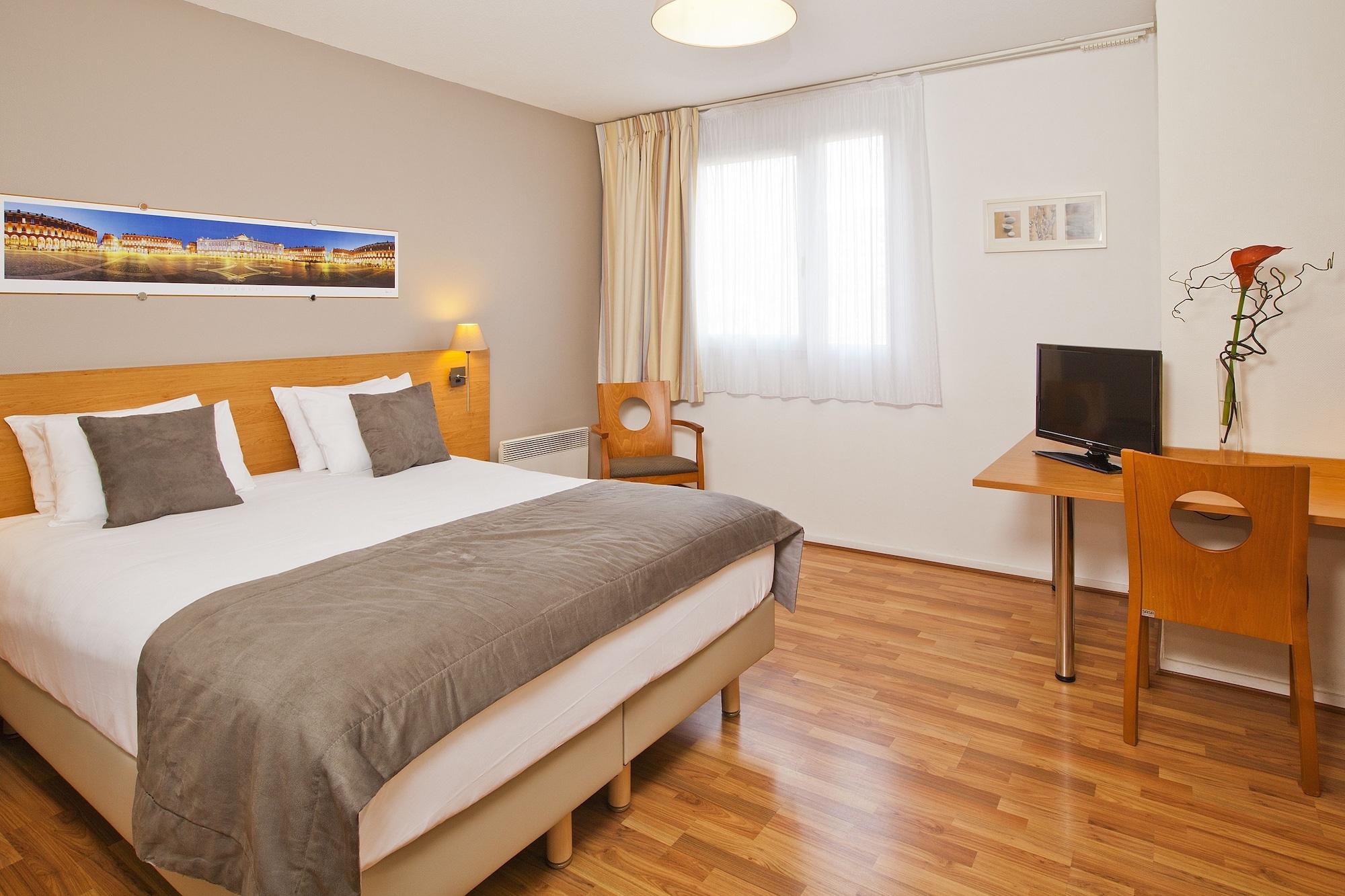 Sejours & Affaires De Brienne Aparthotel