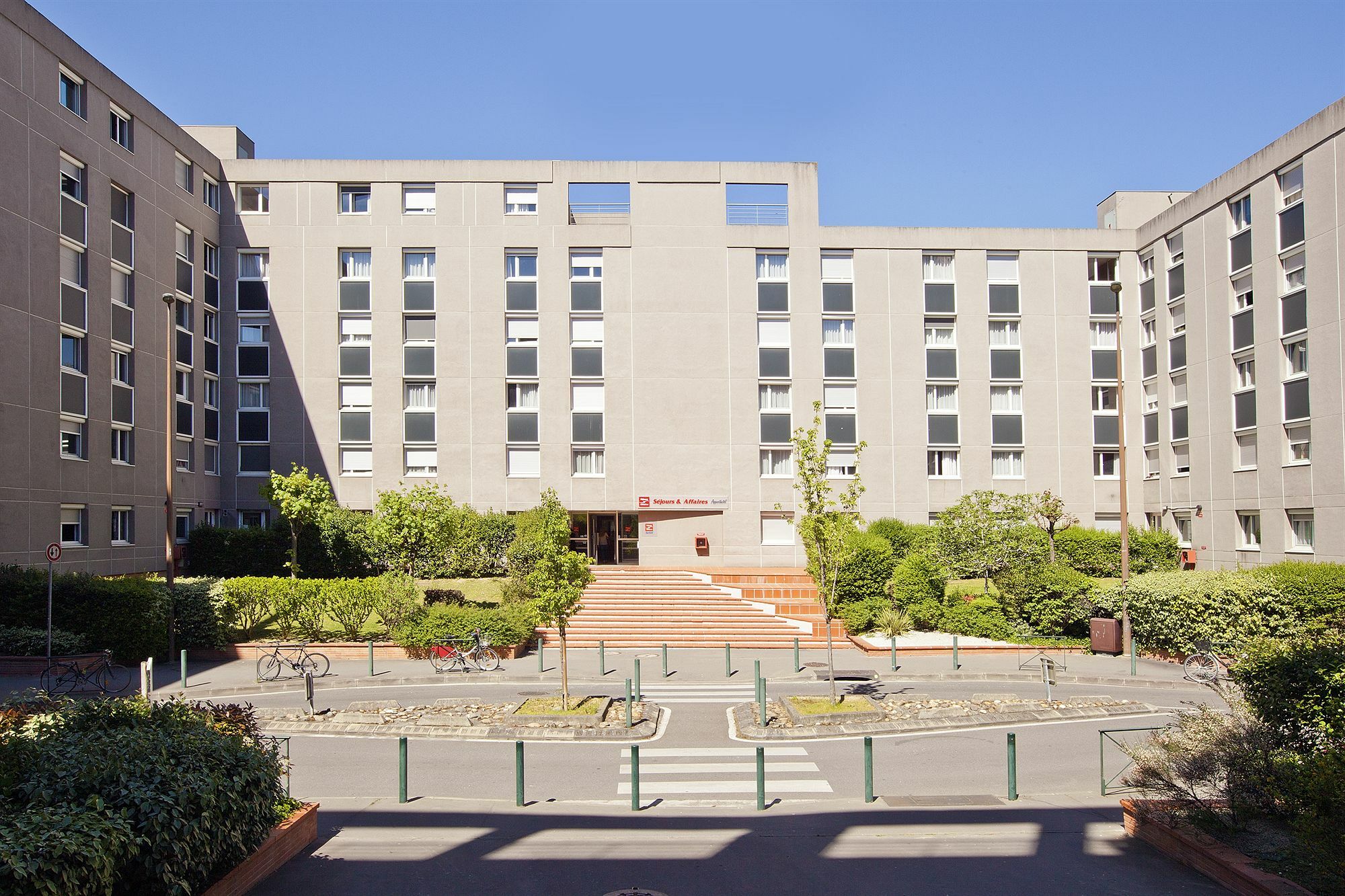 Sejours & Affaires De Brienne Aparthotel 2*