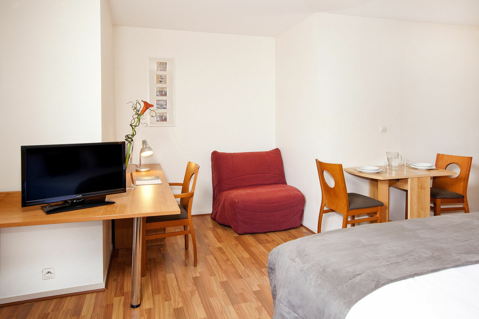 Sejours & Affaires De Brienne 2*